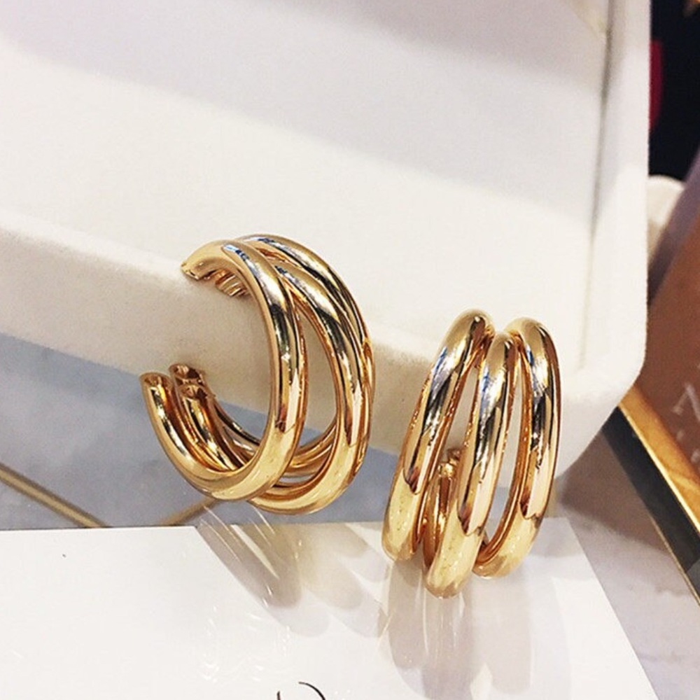 NEW 18K Gold Multi-layer Hoop Earrings - Picture 3 of 7